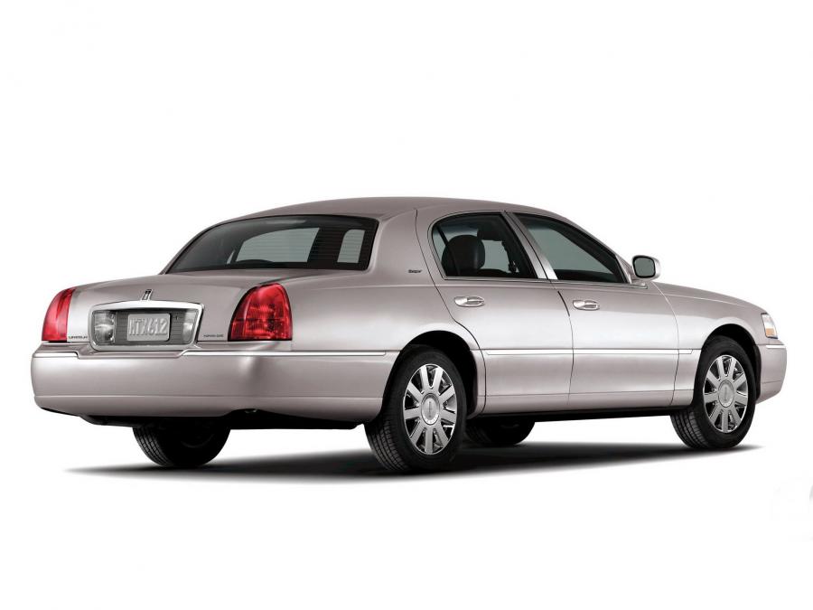  Lincoln Town Car 2003 года  (фото 64 из 68)